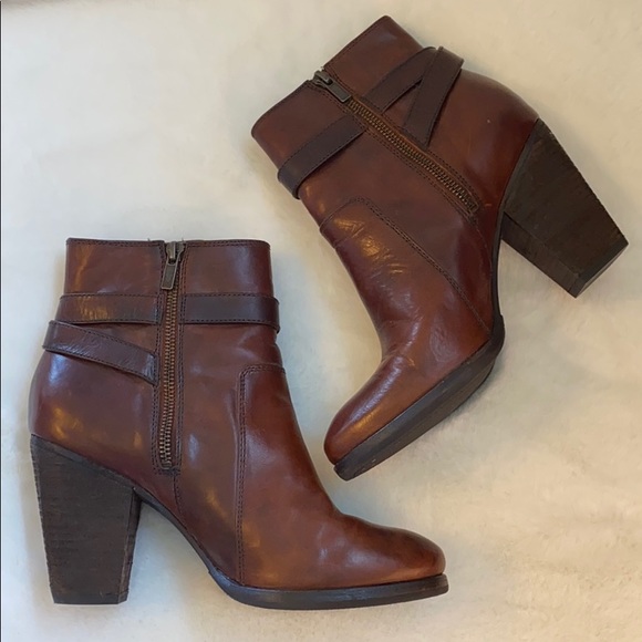 Frye leather booties size 9.5 - Picture 2 of 7